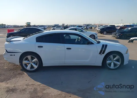 2014 Dodge Charger Sxt z USA, uszkodzony, nr VIN 2C3CDXHG8EH287560